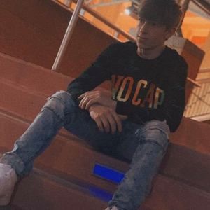 Meet your Posher, Ethan